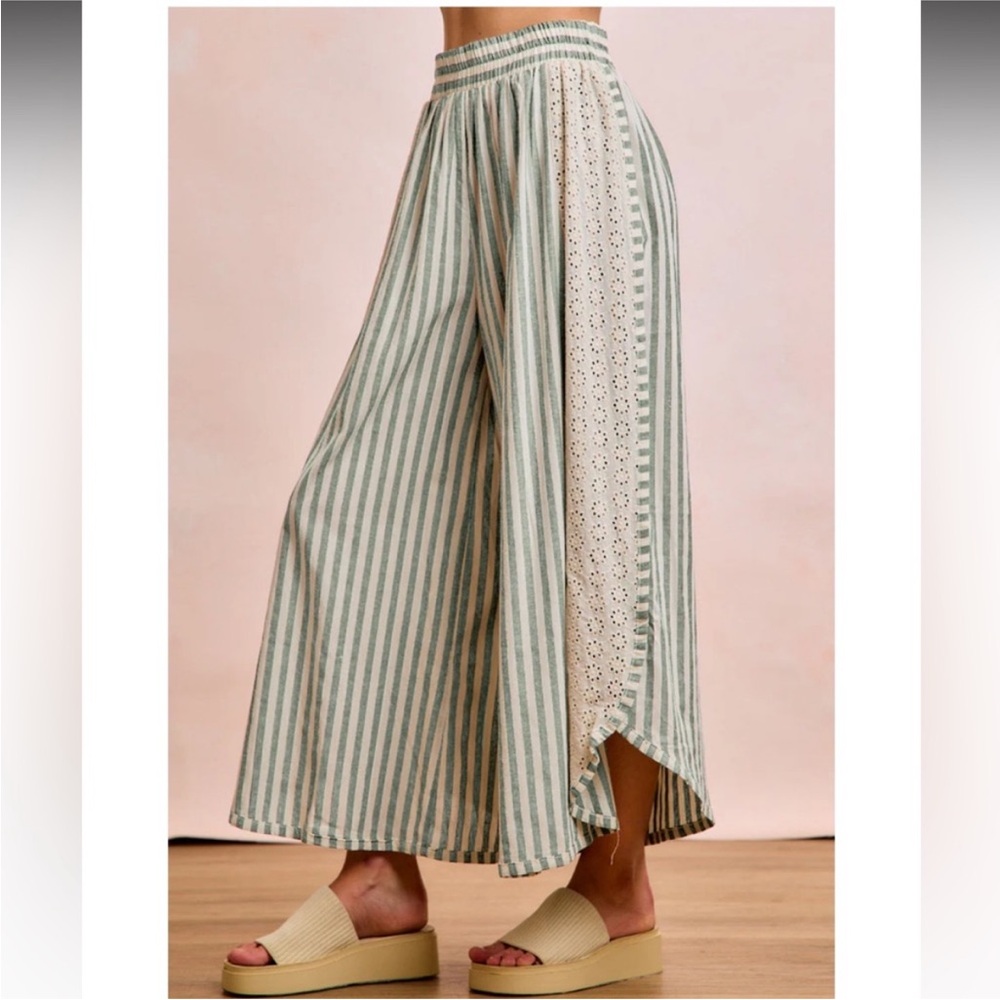 NWT! Striped Green/Cream Wide-Leg, Pull On Pants with Lace Trim, Medium